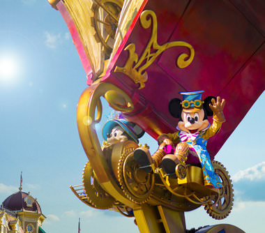 Mickey en Minnie in Disney Parade